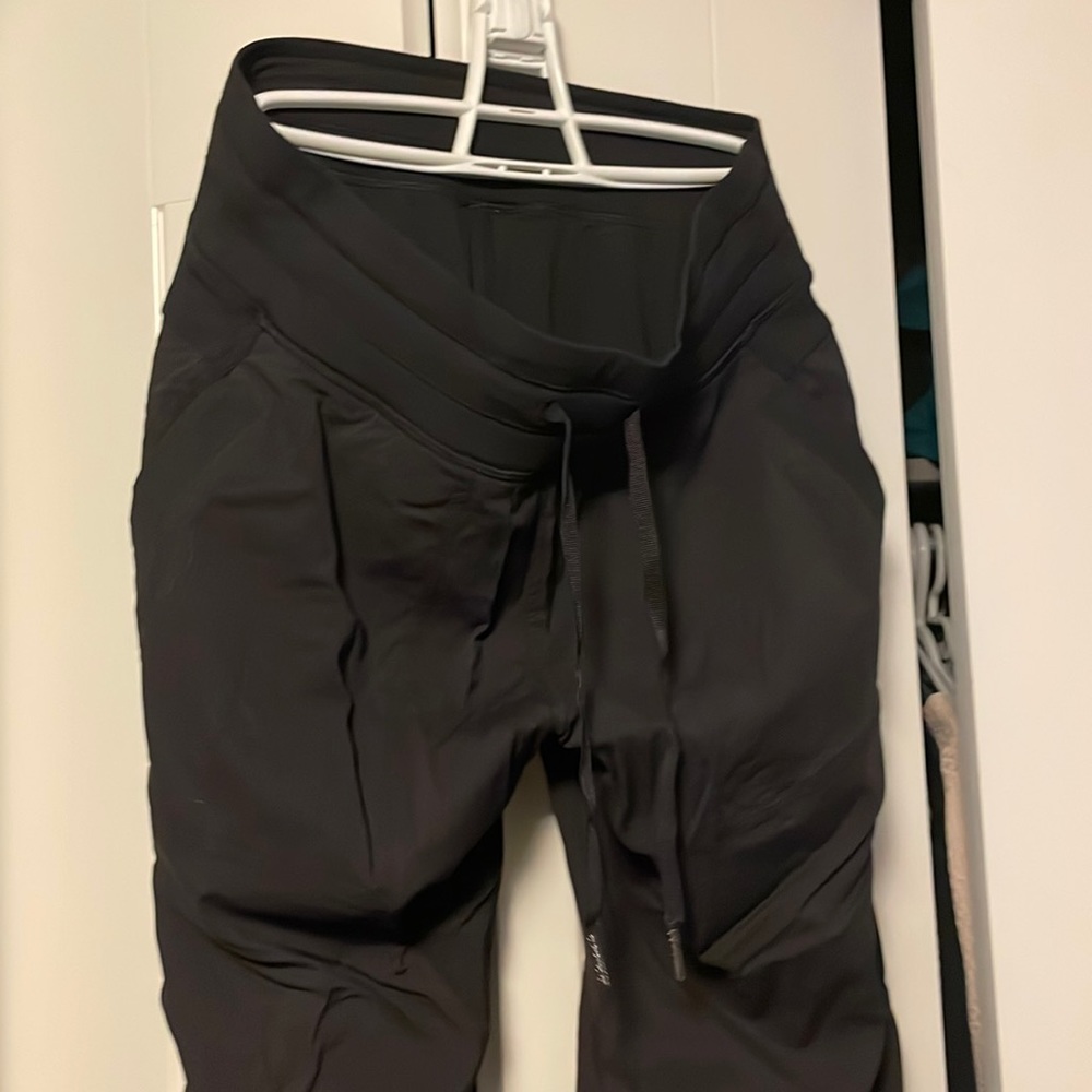 Black lined studio pant